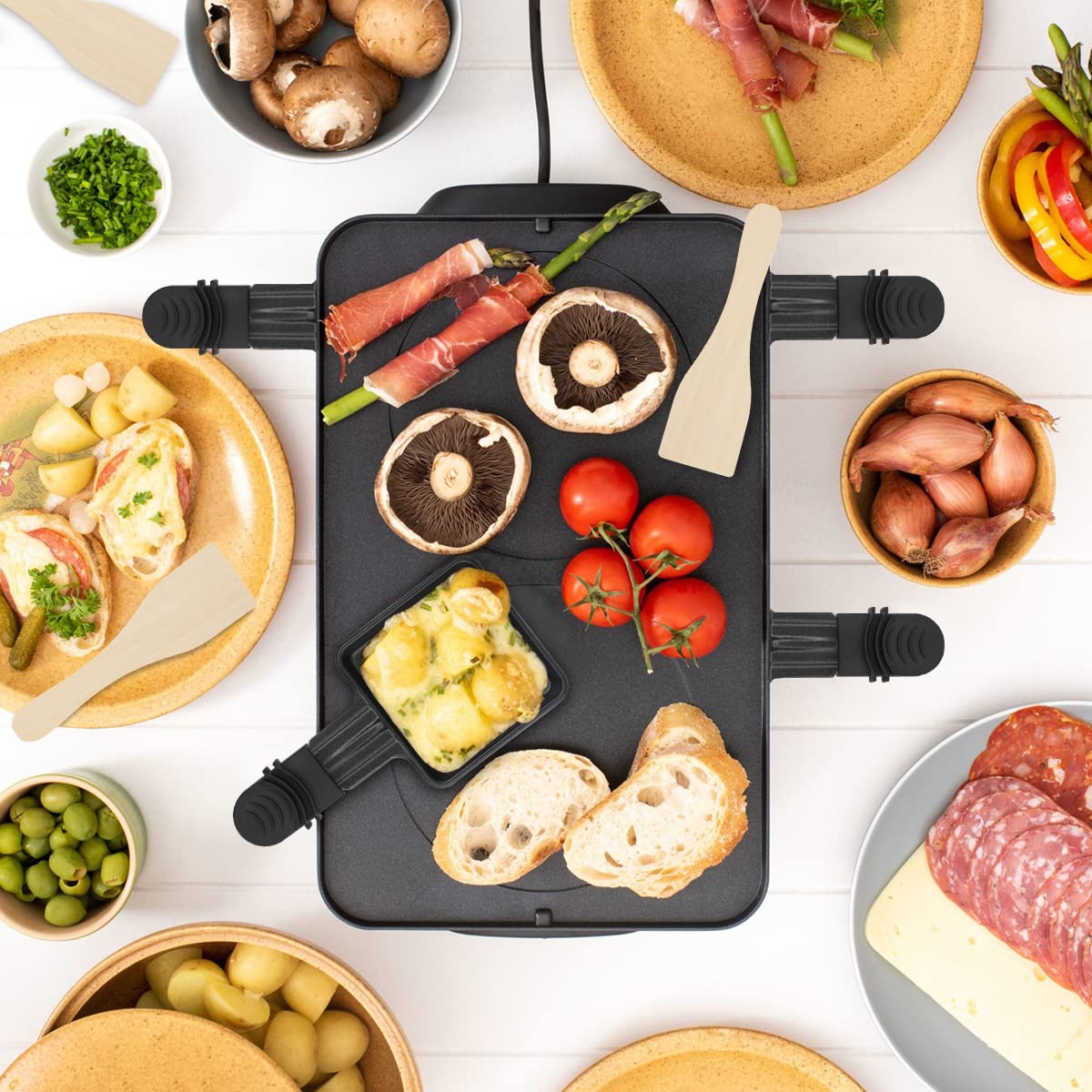 4 pieces of small pans for raclette, non-stick coated grill pans, square mini raclette with 4 wooden spatulas for raclette grill accessories.