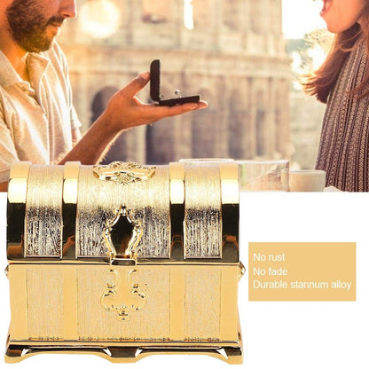 Betued jewelry box, treasure chest in European style and gold, pirate-style jewelry box, decorative jewelry box, classic jewelry storage box.