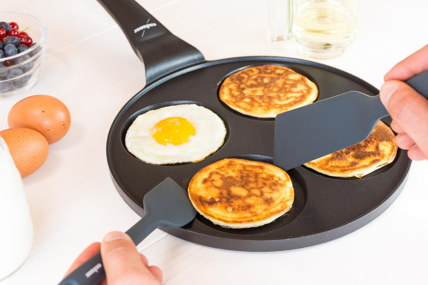 Enduser Pancake Pan Spiegeleipfanne - Ø26cm with [PowerShield] coating | Induction Ceran Gas Electric | 4x Form Maker egg pan, fried egg Liwanzen Poffertjes Blinis