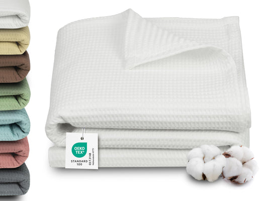 ZOLLNER cozy blanket, 150x200 cm, 100% cotton, timeless waffle pattern, low-crease and breathable throw in white, washable up to 140°F, hotel quality, Oeko-Tex® certified.