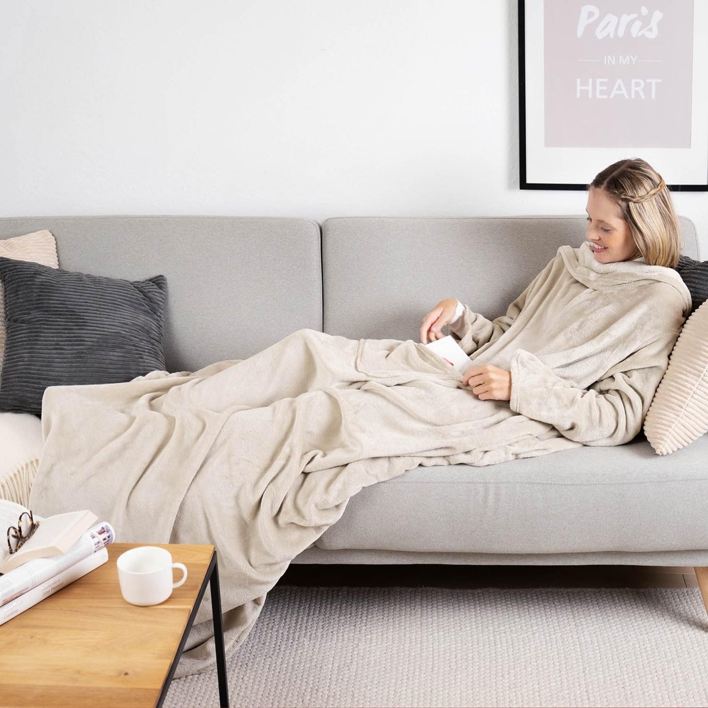 Blumtal sleeved blanket unisex - cozy blanket with sleeves - OEKO-TEX certified sleeve blanket with foot pocket - sleeve blanket for women & men - adult blanket with arms in various colors