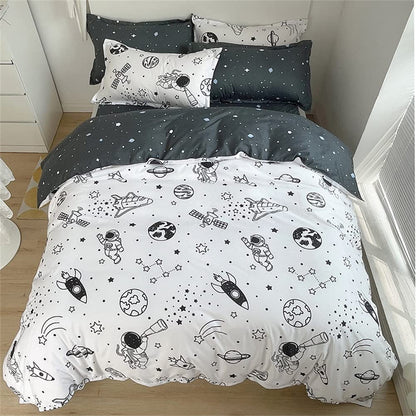 Koudi bedding for children 100x135 Space kids bedding boys White Black Rocket Stars Planets Astronaut Universe Pattern Duvet cover Zipper with pillowcase 40x60cm