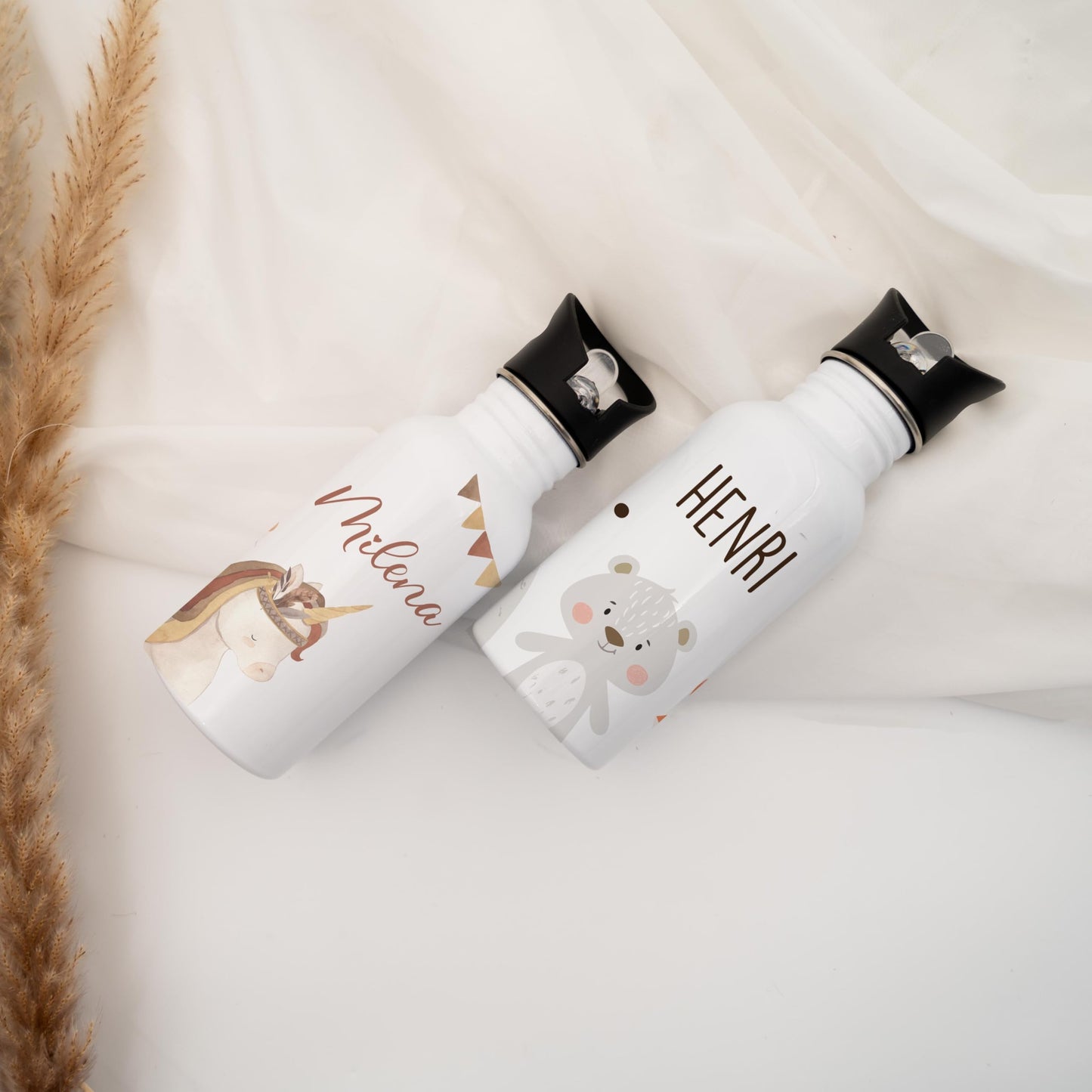 Kidsmood - Personalized stainless steel water bottle for kids, 500ml, leak-proof with straw, dishwasher safe | Great for school & kindergarten or as a back-to-school gift for girls and boys.