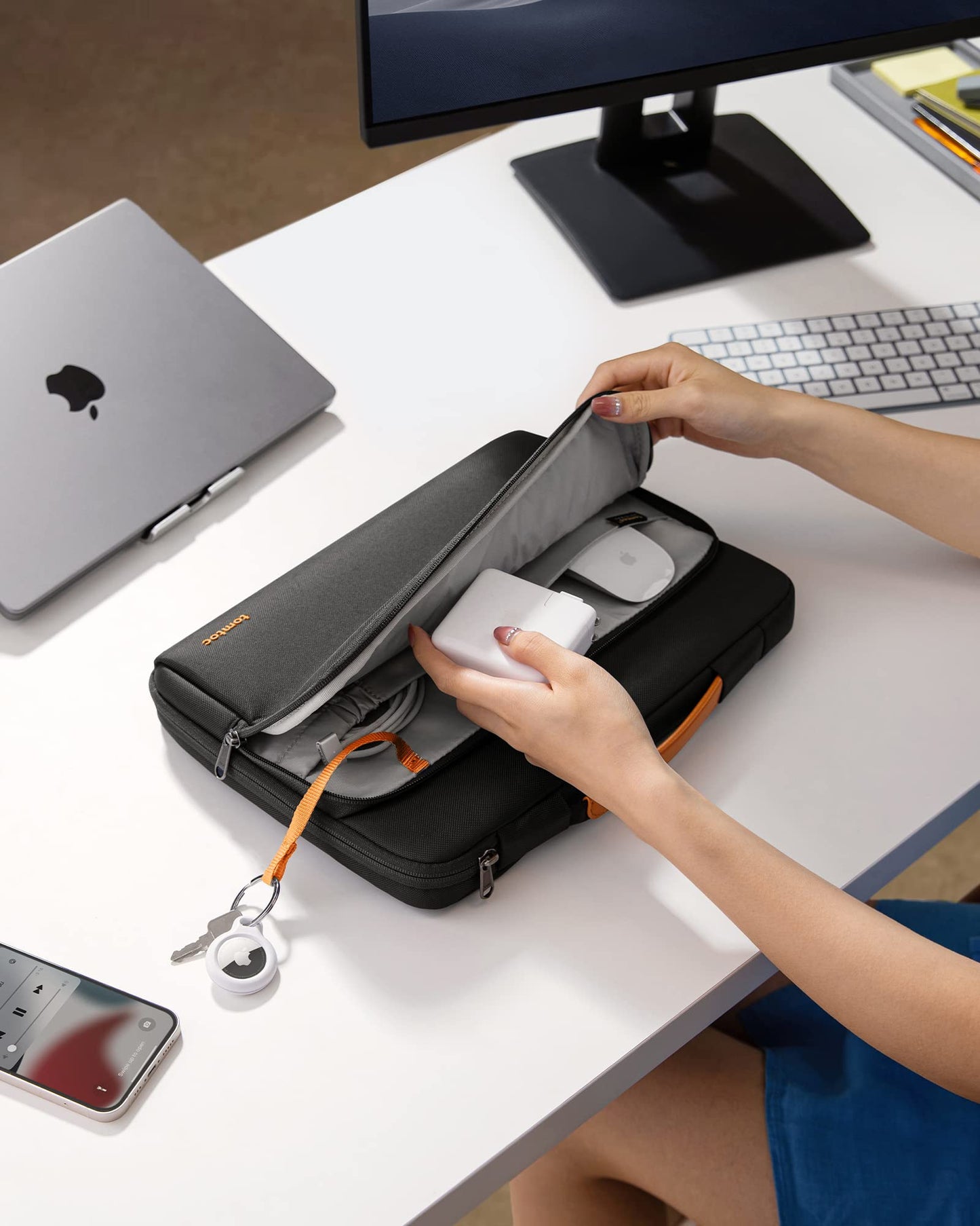 tomtoc 360° laptop sleeve for 15-inch MacBook Air M4/A3241 M3/A3114 M2/A2941, 15'' MacBook Pro A1990 A1707, 15'' Microsoft Surface Laptop 7th/6/5, water-resistant notebook case for daily commuting.