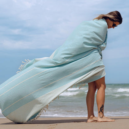 MOMOMUS Fouta XXL, sand-free, with fringes - Large beach towel XXL, made of cotton, sand repellent - Ideal for beach picnics - Turquoise, 210x240 cm