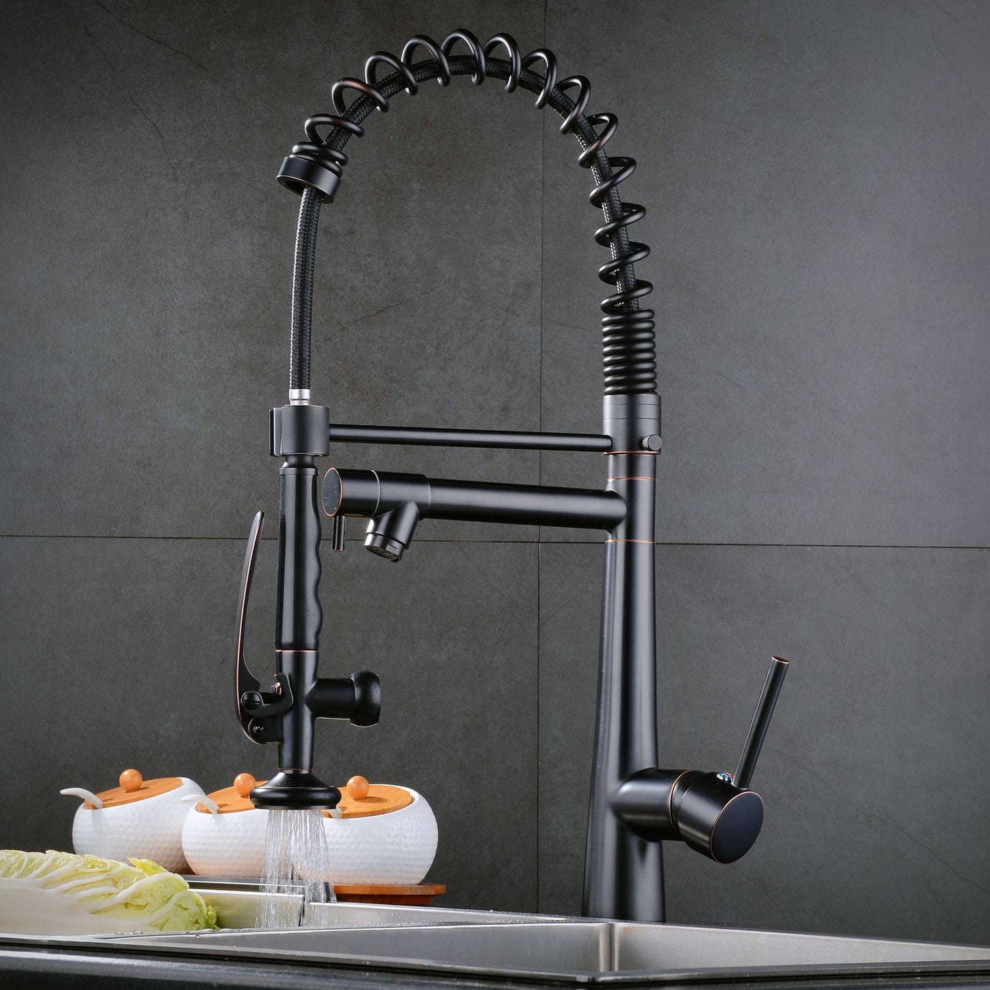 Kitchen faucet with retractable dual-spray nozzle, 2-way kitchen water tap spiral spring tap 360° rotatable, black.