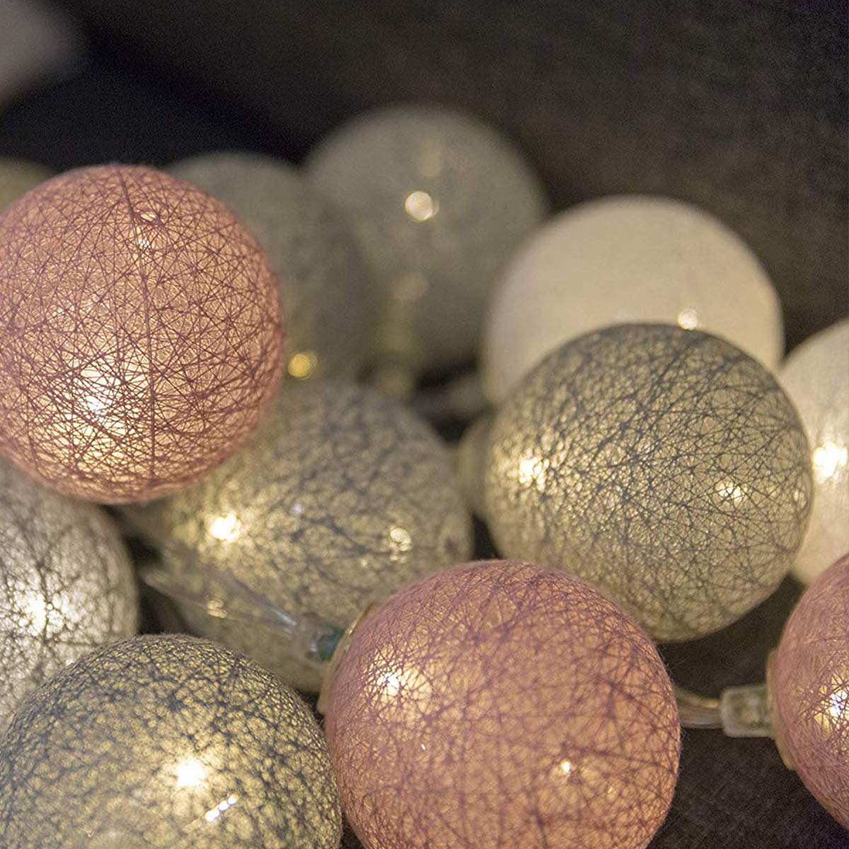 GuirLED - LED cotton ball string lights USB - Wireless remote control - Baby night light 2h - Dual USB 2A power adapter included - 4 intensities - 32 balls 3.2m - Églantine