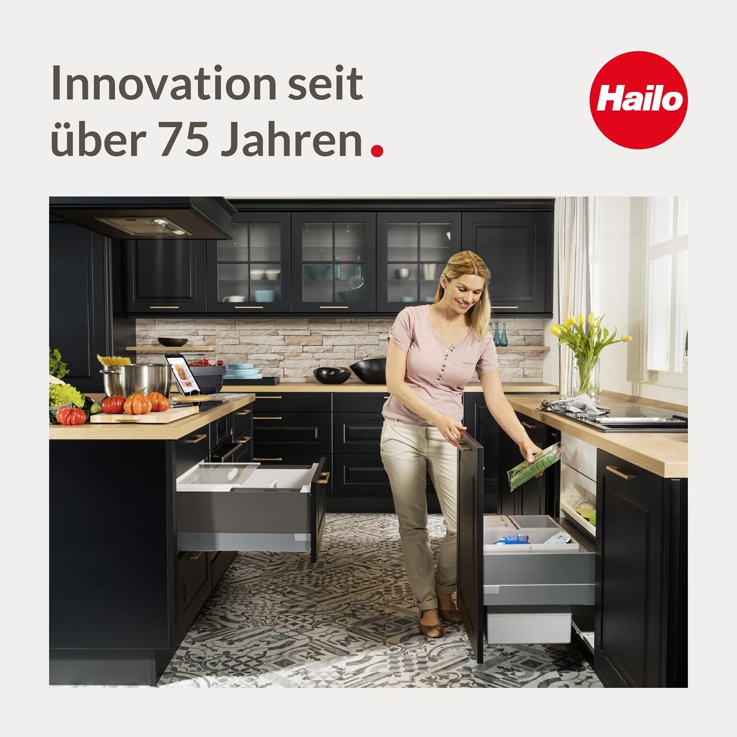 Hailo Space-saving Tandem 3644731 built-in waste separator with 3 compartments - kitchen trash can for installation in the base cabinet - 12 and 2x 8 L - waste bin with full extension for revolving door cabinets from 50 cm - Light grey