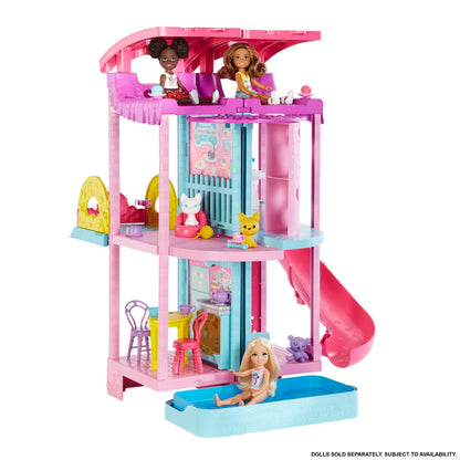 Barbie Chelsea Playhouse - 3 floors with transformation function, secret play areas, elevator, pool, slide, 2 pets, and over 20 accessories, for children ages 3 and up, HHX44.