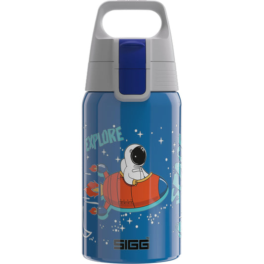 SIGG Shield One Space Kids Water Bottle (0.5 L), stainless steel bottle with leak-proof lid, one-handed operation for easy drinking.