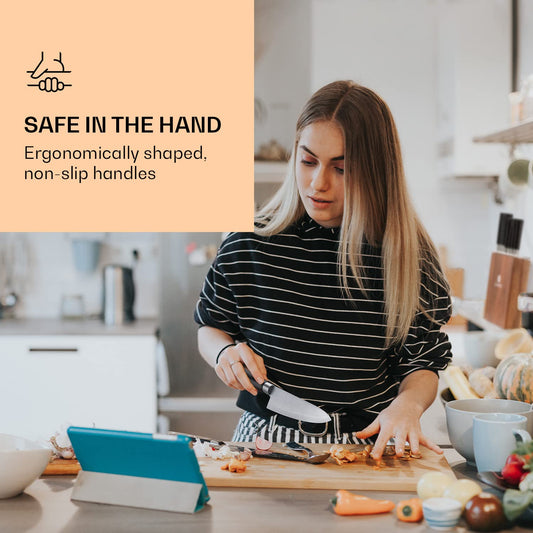 Klarstein knife block with 7-piece set, 7 kitchen knives & wooden block, sharp steel, scratch-resistant, Japanese-inspired knife set with block for professional chefs.