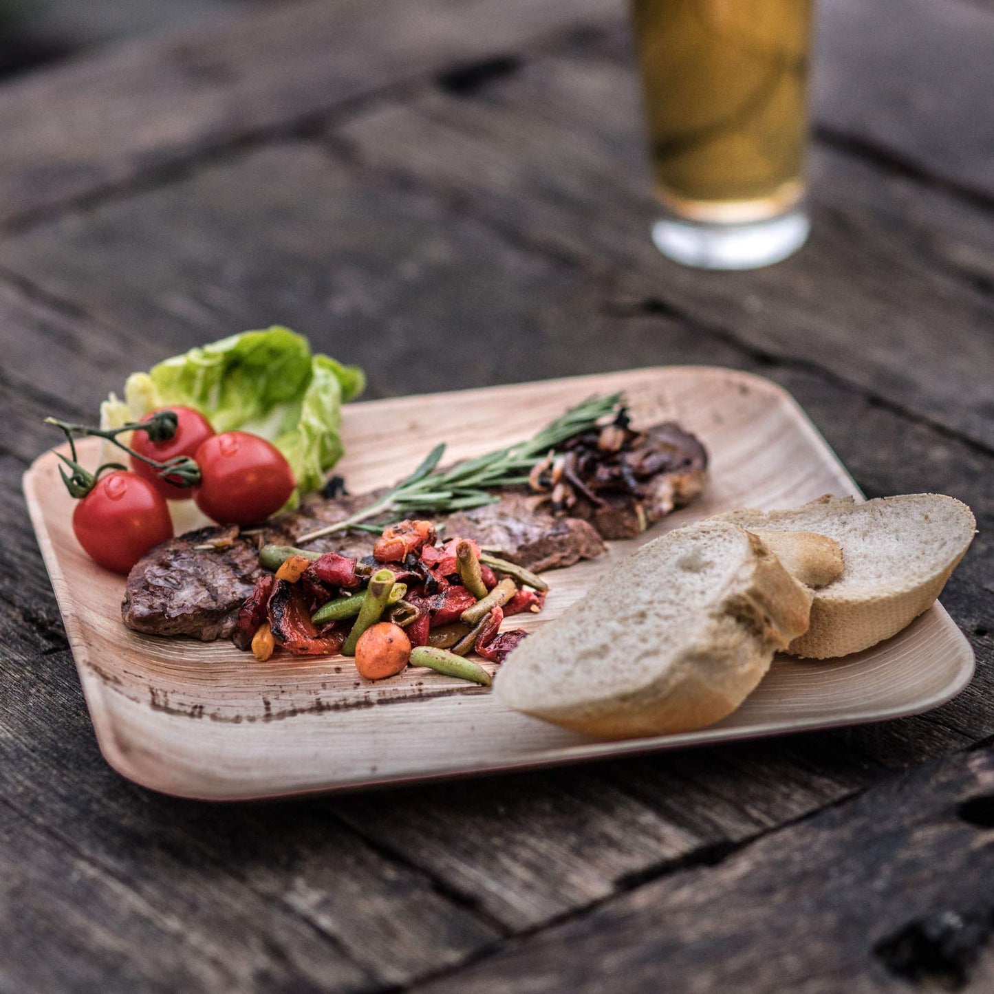 Waipur Organic Palm Leaf Plates - 25 large square pieces 25x25 cm - Premium disposable compostable tableware - Eco-friendly palm leaf dishes - similar to bamboo disposable plates.
