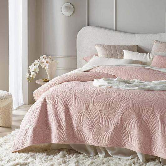 ROOM99 Elegant Powder Pink Throw Blanket 170 x 210 cm, versatile for bed or sofa. Quilted in a stylish velvet design, perfect as a bedspread.