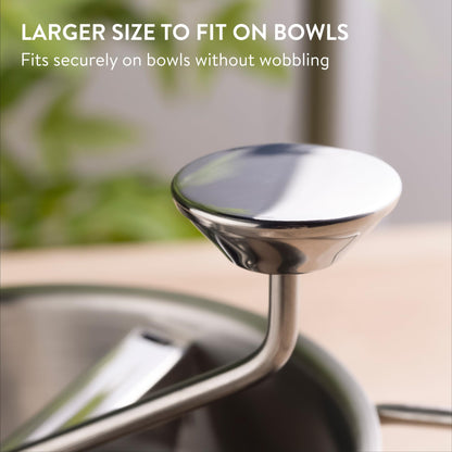 Navaris stainless steel food mill with 3x sieve inserts - perfect for soups, jams, baby food, and sauces. Includes 3 sieve inserts and a durable stainless steel design.