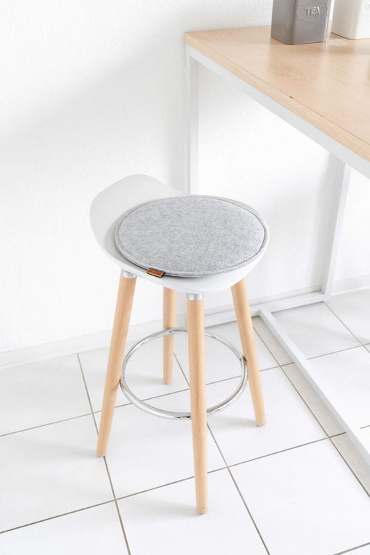 Miqio Design Felt Seat Cushion Round with Anti-Slip Dots | 35cm | 4 Pack | Indoor and Outdoor | Sustainable from Recycled PET Bottles | Washable Chair Pads Non-Slip | Light Grey