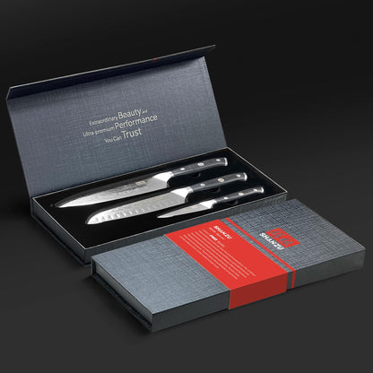 SHAN ZU 3-piece Damascus Knife Set, made of Japanese super steel with high carbon content. It features a G10 handle and comes in a gift box.