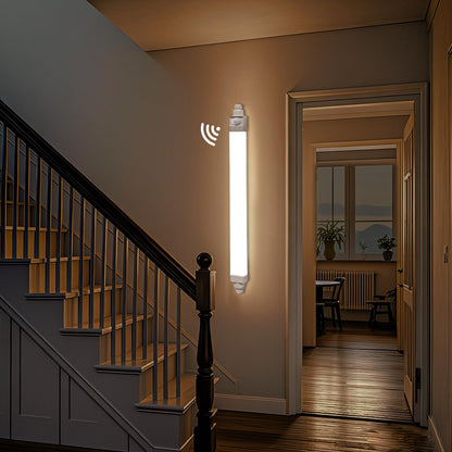 Surface-mounted LED moisture-proof luminaire 60cm with motion sensor, 18W 1800LM 4000K LED ceiling light sensor tube, linkable LED batten luminaire workshop lamp waterproof IP65 for garage balcony basement hallway staircase.