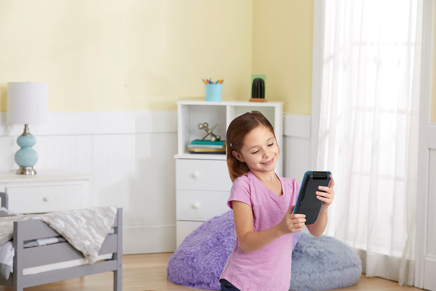 Vtech KidiBuzz 3 - Multifunctional messenger for kids - with secure internet browser, educational games, messaging app, camera, multimedia player and more - for children aged 5-12 years.
