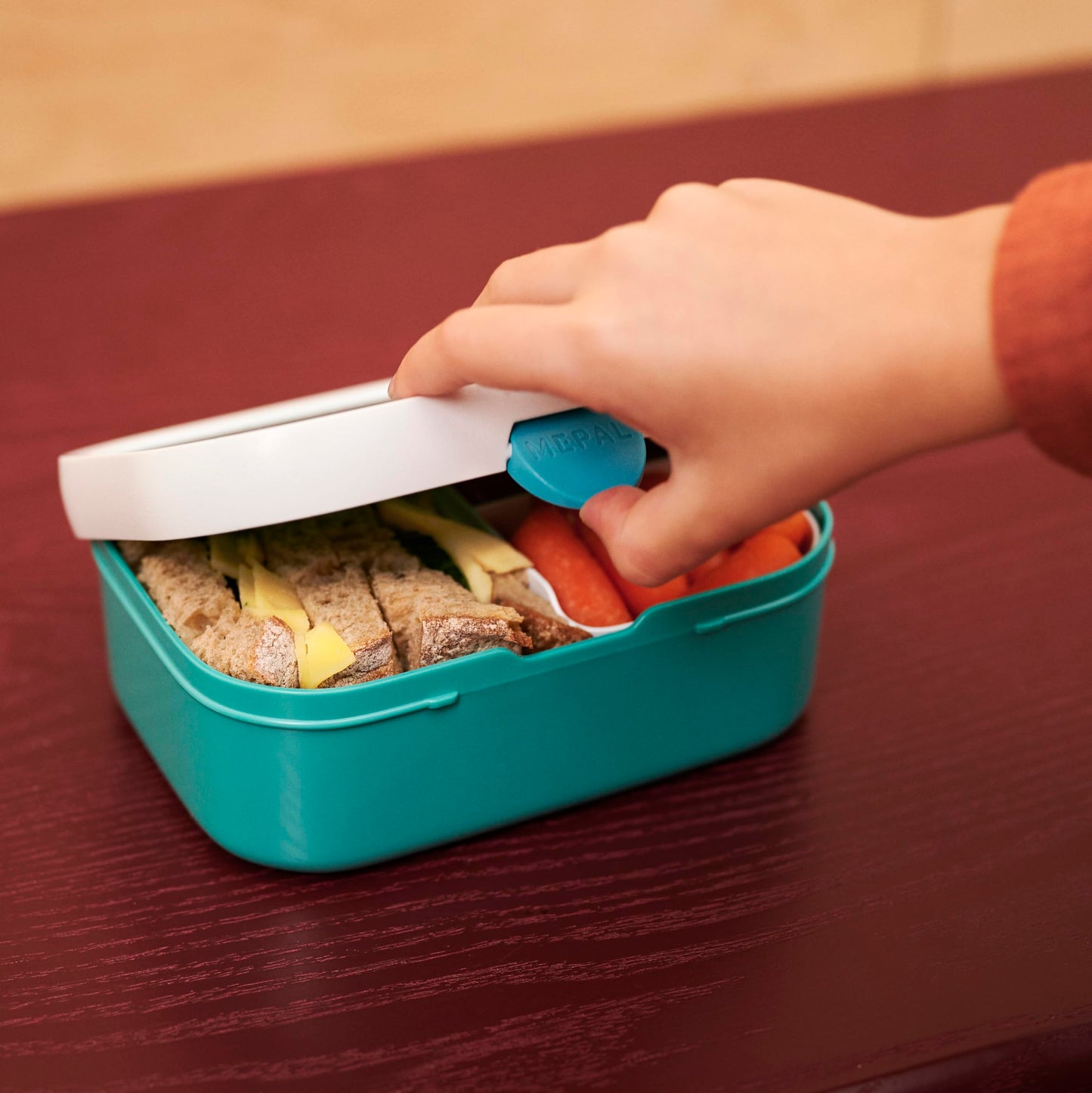 Mepal - Lunch Set Campus Little Dutch - Set for children with pop-up drinking bottle & lunch box - Lunch set for school or on the go - Dishwasher safe & BPA-free - 400ml + 750ml - Little Farm