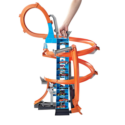 Hot Wheels GJM76 - Sky Crash Tower 83 cm tall with battery-powered accelerator and looping, gift for kids aged 5+.