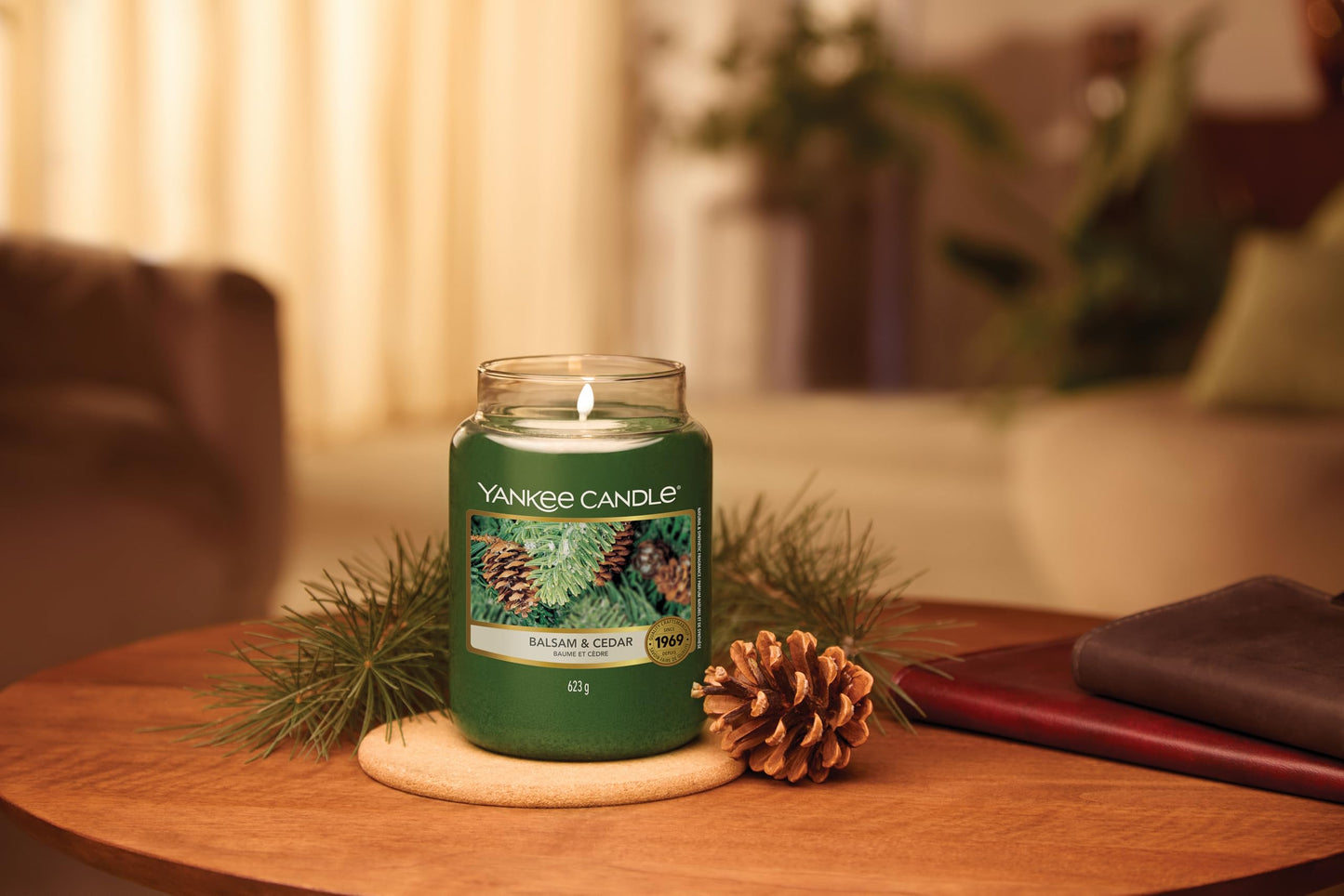 Yankee Candle Large Jar Candle, Balsam & Cedar scent, burns up to 150 hours, perfect gift for women.
