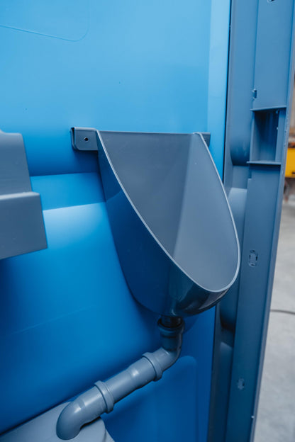 Agande Urinal plastic simple and waterless, with hose and hose clamp for camping garden basement construction site toilet, Made in Europe.