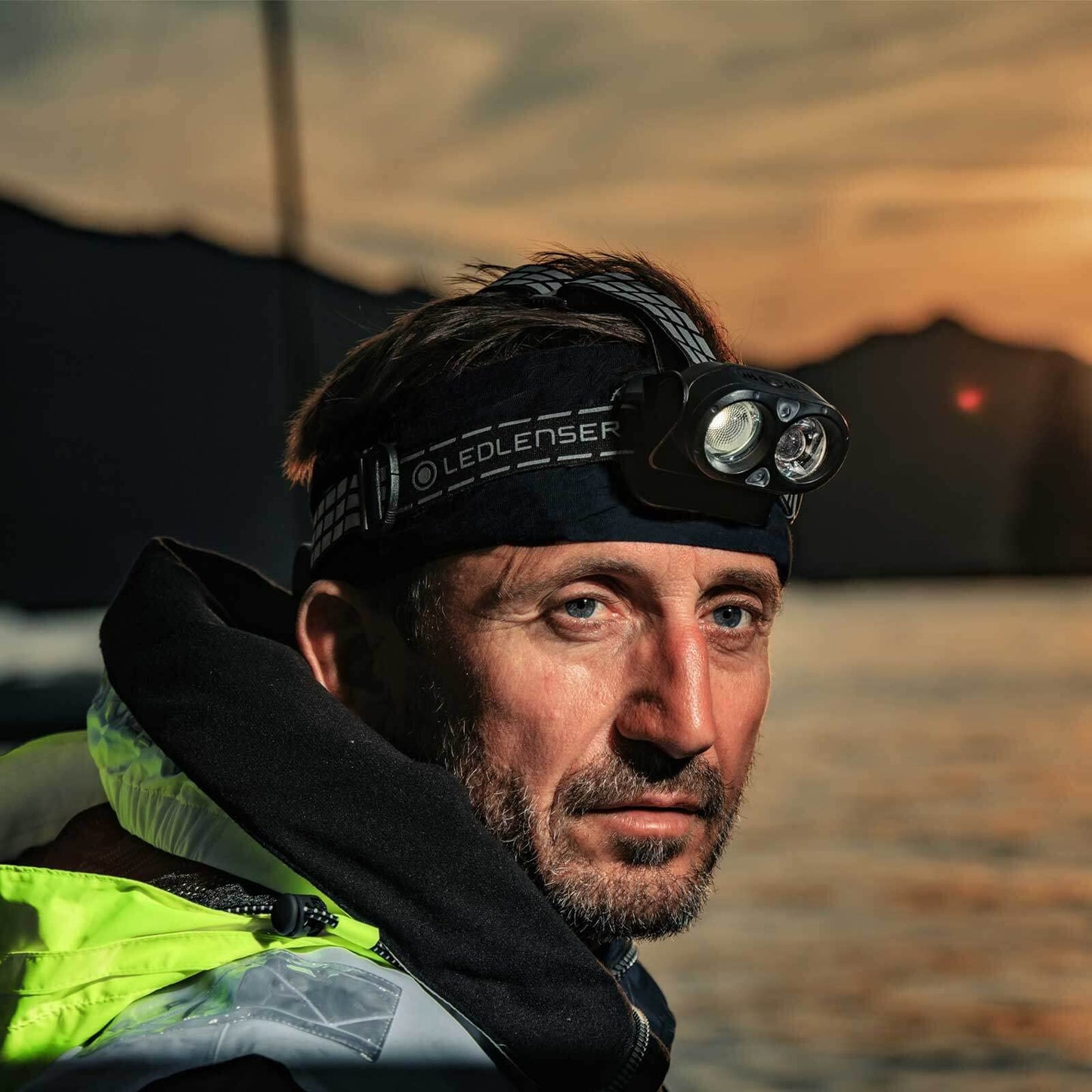 Ledlenser H19R Signature Premium Headlamp LED, rechargeable, with red light, waterproof IP67, 4000 lumens, Bluetooth remote control, beam distance 330m, USB magnetic charging cable, helmet mount, Outdoor MTB