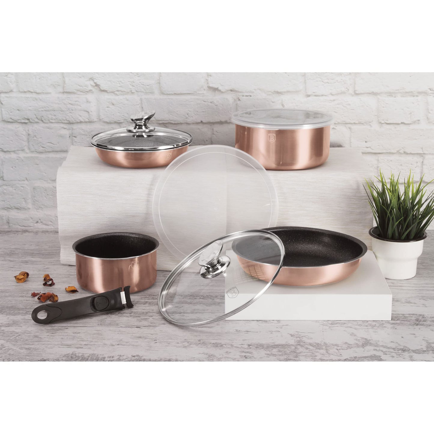 Berlinger Haus Rose Gold Cookware Set, Induction, 9 pieces, detachable handle, interchangeable, non-stick coated, PFOA-free, aluminum, pots and pans, glass lids + airtight, stackable