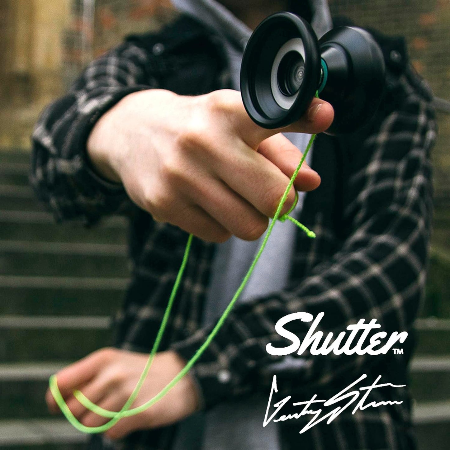 YoYo Factory Shutter Jojo - Unresponsive professional Yoyo made of full metal - Idle Jojo with ball bearing - Used by world champion Gentry Stein - Toy for kids & adults - Black