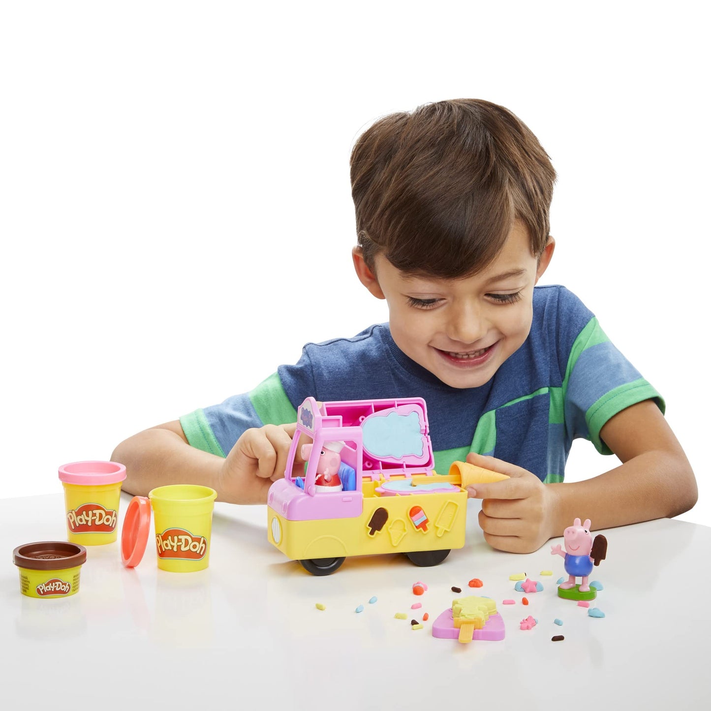 Play-Doh Peppa's Ice Cream Truck Craft Set includes 3 x 56g cans and 2 x 28g cans of modeling compound, Peppa and George figures, and various accessories and molds. Creative fun for kids ages 3 and up.