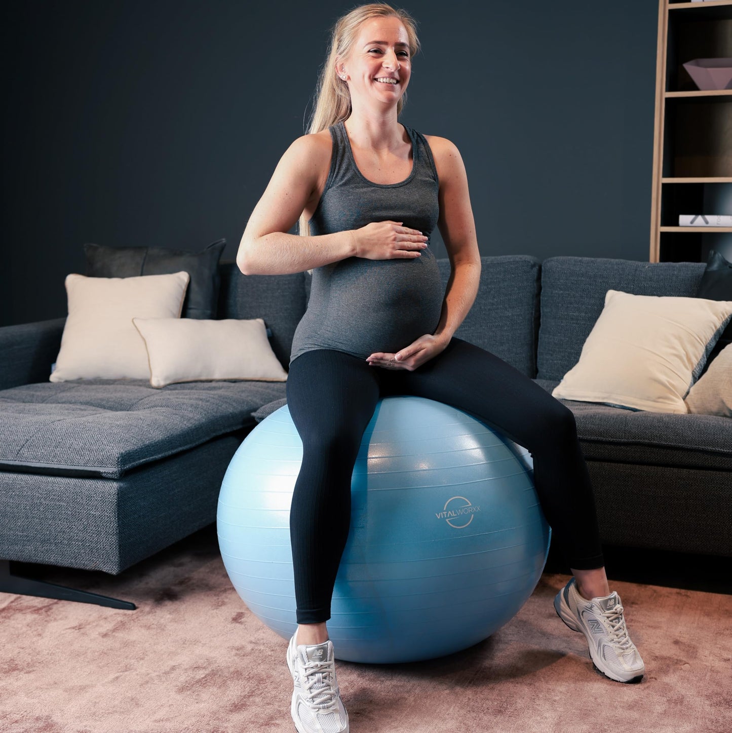 VITALWORXX Gymnastics Ball for Pregnant Women, extremely stable, Exercise Ball Yoga Ball Pezzi Ball with pump, with exercises for pregnancy, birth, health.