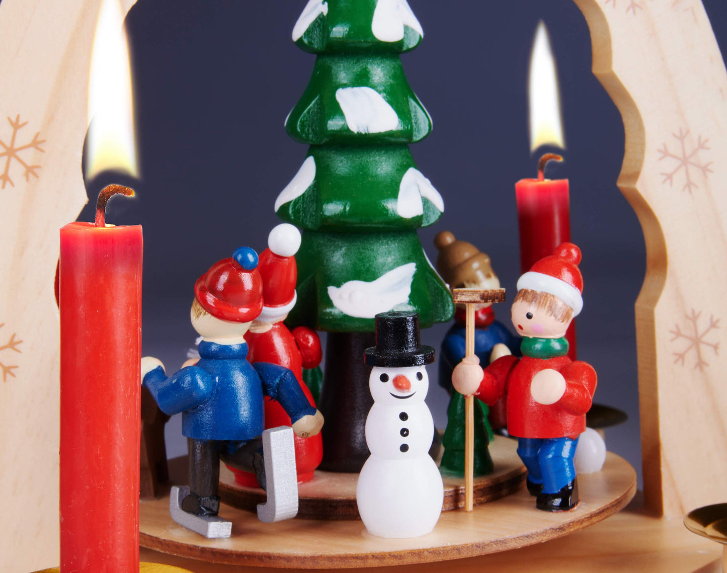 BRUBAKER Christmas Pyramid - Nativity and Winter scenes - Tea light pyramid and candle pyramid made of glass or wood - Black White Brown
