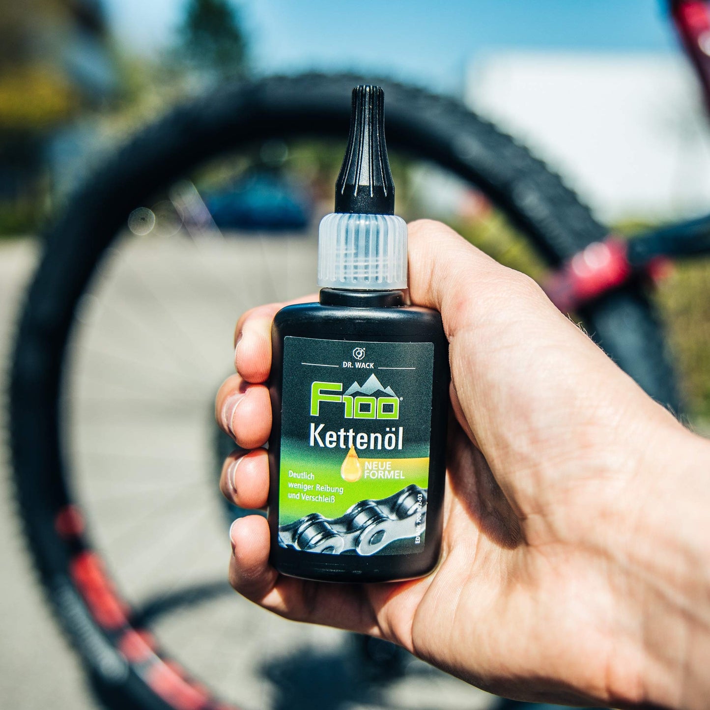 F100 Chain Cleaner, 300 ml & F100 Chain Oil – 50 ml Dropper Bottle I Premium bike chain oil for less friction & wear I Chain oil for all bikes I High-quality bike care – Made in Germany