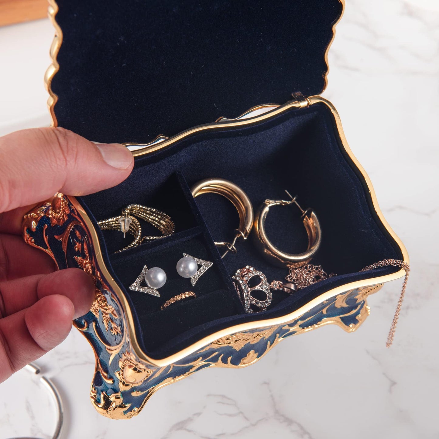 Feyarl Retro Jewelry Boxes Engraved Jewelry Case Storage Jewelry Box Mother's Day Gift for Jewelry Earrings Rings Blue.