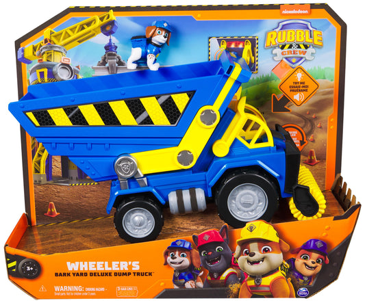 Rubble & Crew - Premium Construction vehicle with a tipping dump truck, leveling roller, lights, and sounds (Deluxe vehicle) and Wheeler figure, toy for children aged 3 years and up.
