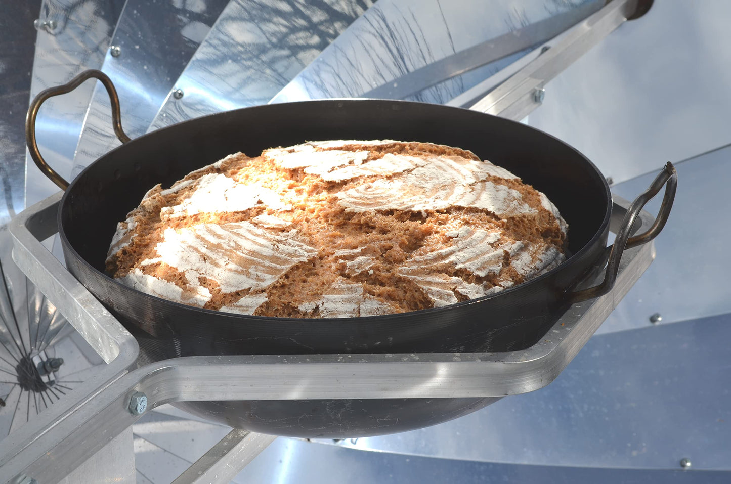 Solar cooker Premium11 for cooking, baking, grilling, and frying - saving up to 120 EUR per year! Made in Germany!