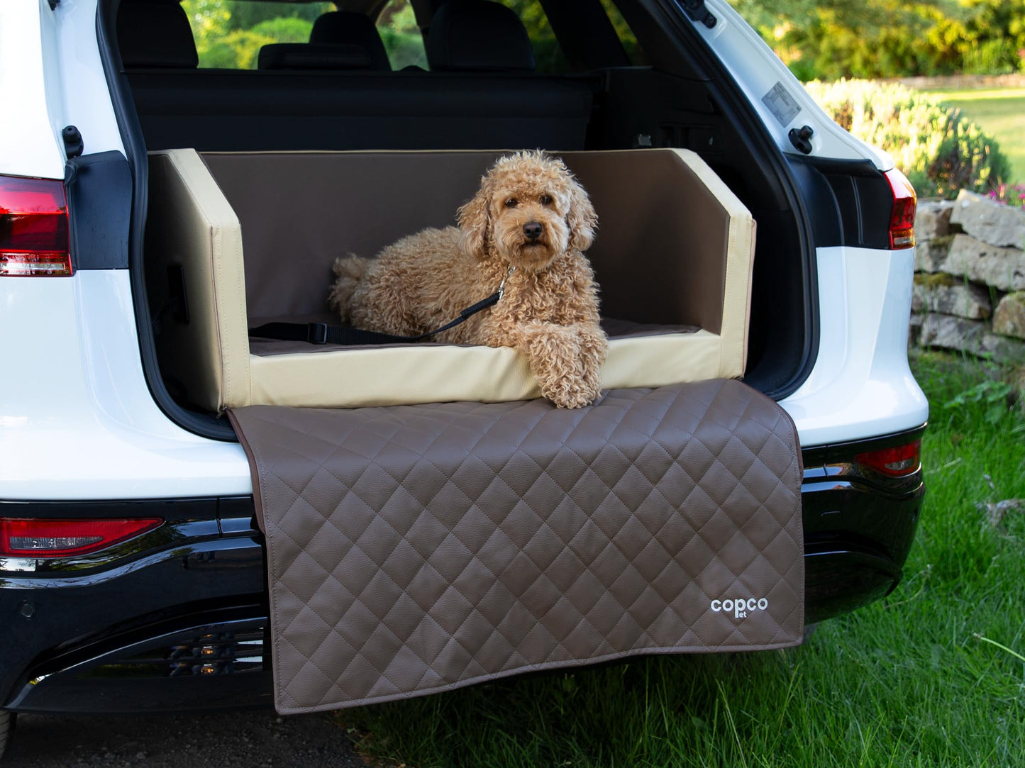 CopcoPet - Travel Bed dog bed for trunk 90x55x38cm faux leather - trunk protection dog water-repellent & scratch-resistant - dog bed car non-slip & sturdy with protective cover - travel bed dog Mocca