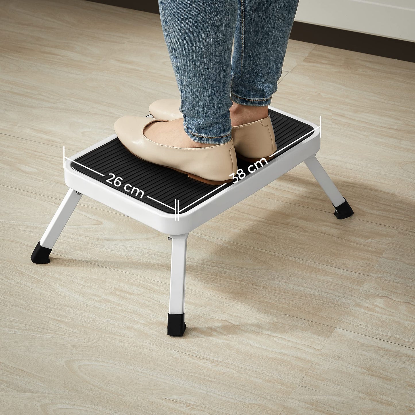 SONGMICs step stool, folding step ladder made of steel, non-slip step surface, can hold up to 150 kg, unfolded size 32 x 44 x 17.5 cm, white GSL01WT