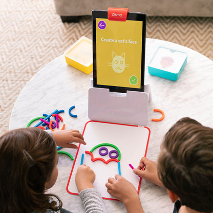 Osmo - Little Genius Starter Kit for Fire Tablet - 4 Learning Games - Ages 3-5 - Letters, Sounds, Creativity - Digital play with real game pieces - (includes Osmo Base for Fire) - German translated
