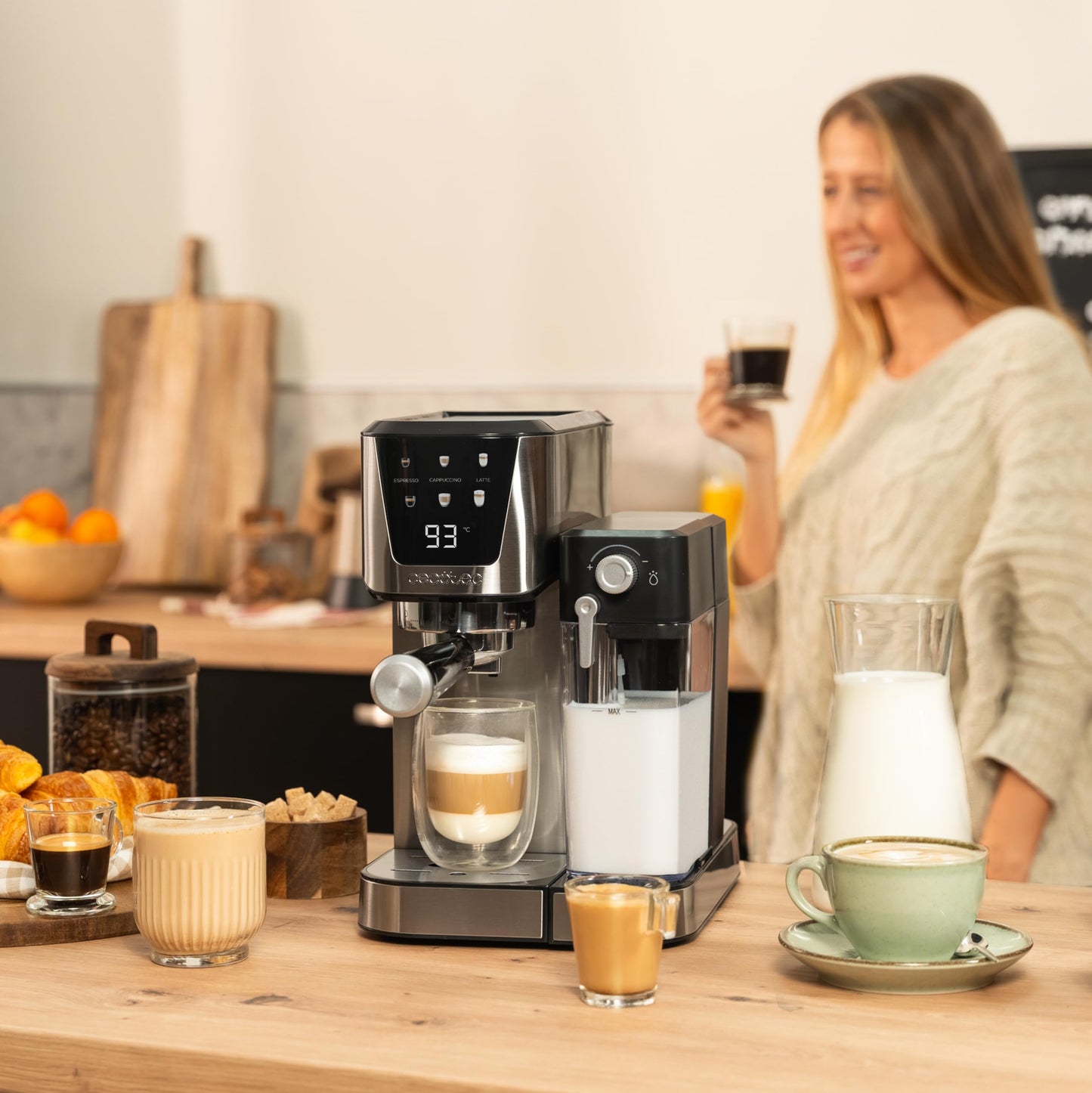 Cecotec Semi-Automatic Coffee Machine Power Espresso 20 Cream: 20 Bar, thermoblock heating system, for ground coffee, espresso, cappuccino, latte, touchscreen, 700ml milk container, 1L water tank.
