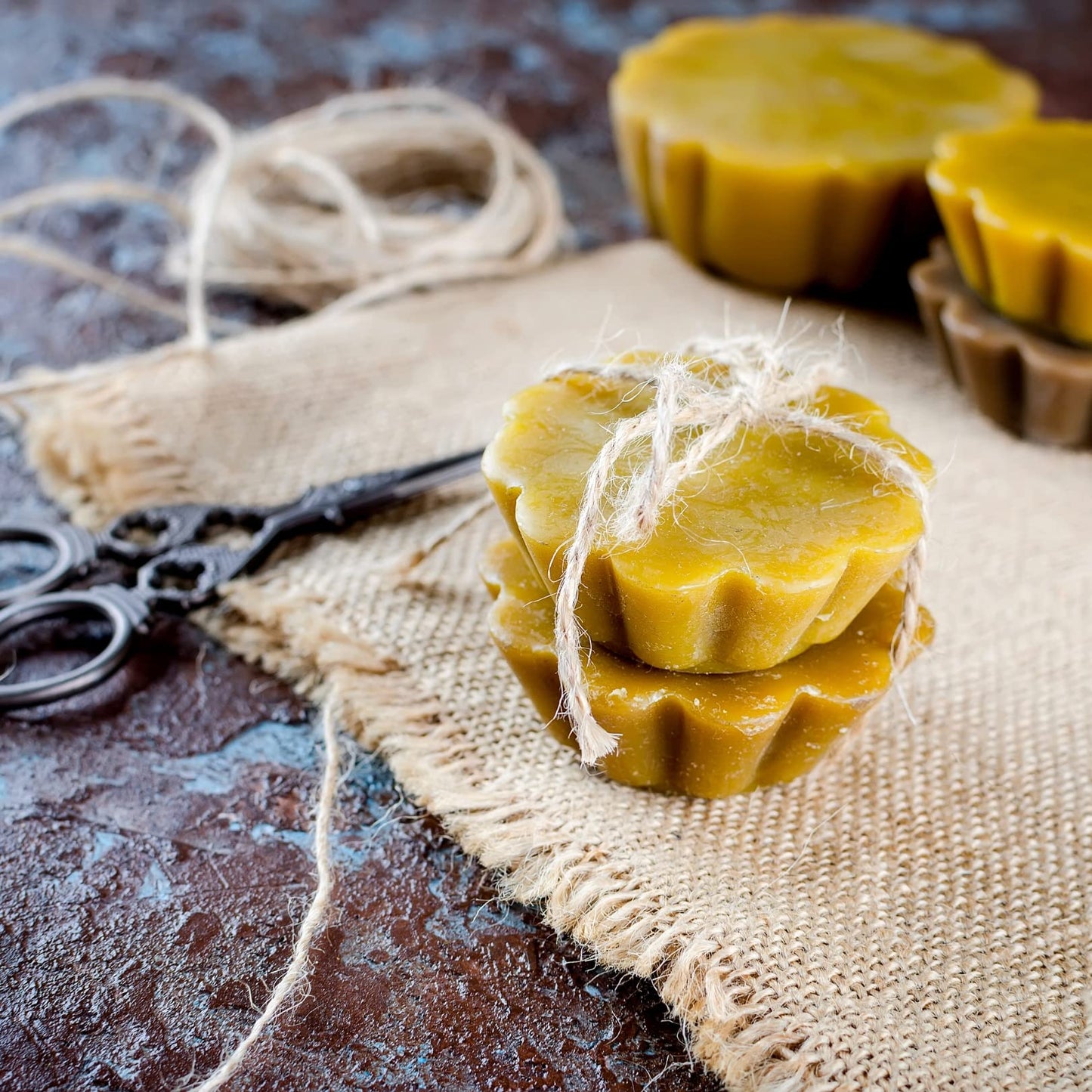 Woodflame Beeswax Pellets, German quality, 450g, 100% natural beeswax, Perfect for cosmetics, beeswax wraps, soap, wood polish, and candle making.