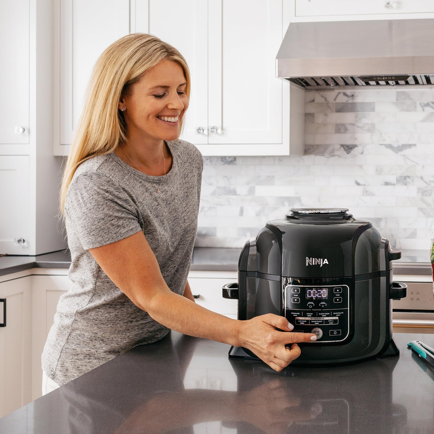 Ninja Foodi Multicooker, 6L, 9-in-1 Multicooker, Pressure Cooker, Airfryer, Slow Cooker, Grill, and more, Brushed Steel & Black, OP300EU