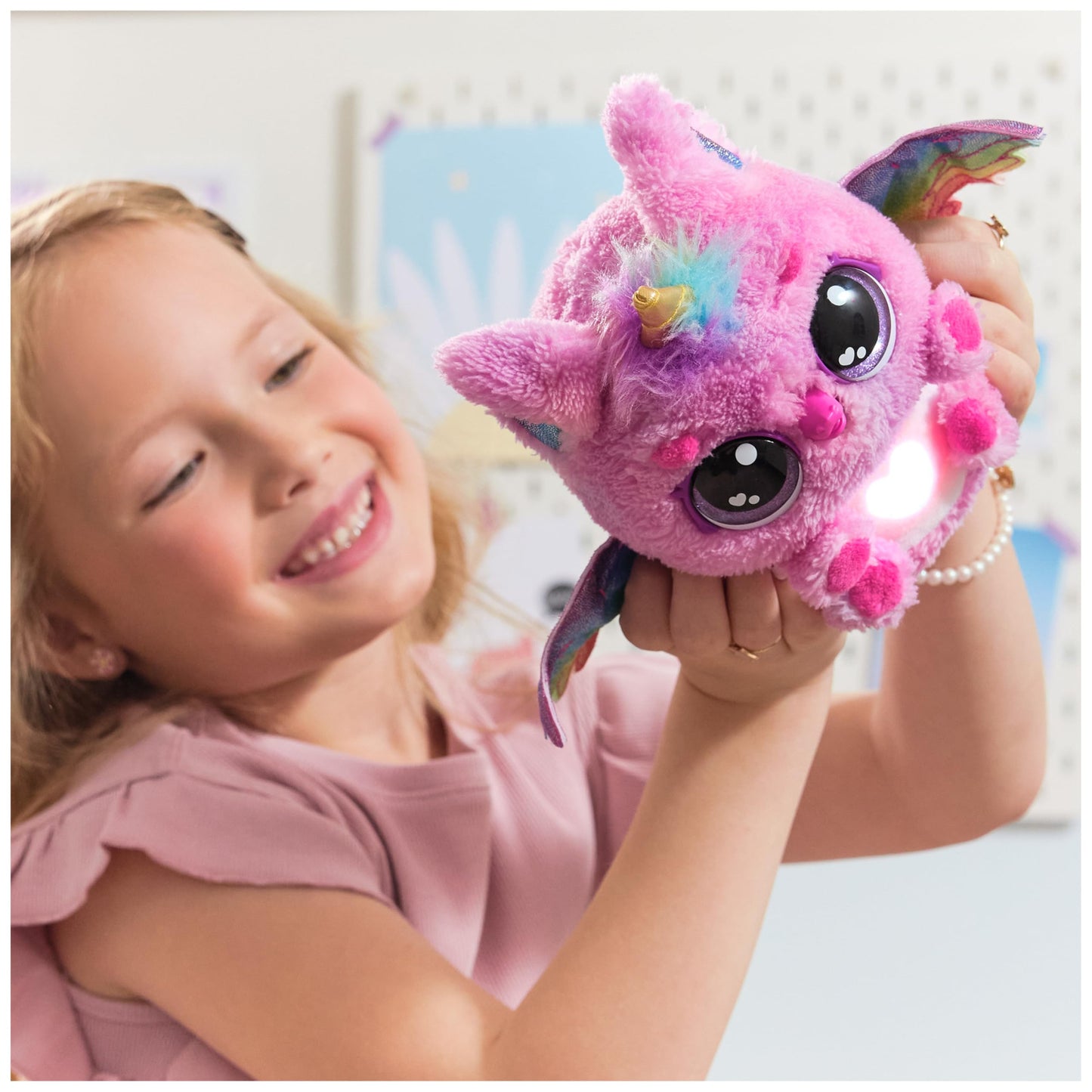 Hatchimals Alive Mystery Egg Pufficorn - magical self-hatching egg about 25 cm tall with interactive surprise plush toy, for children aged 5 and up.