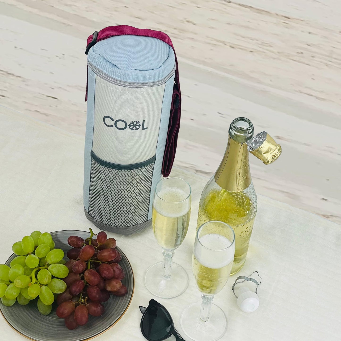 Cooler bag for bottles, fits bottles up to 1.5 L, 12x32 cm, cooler box, cooling bag with adjustable shoulder strap. Small cooler bag for drinks, perfect for outdoor, travel, comes in a set of 3.