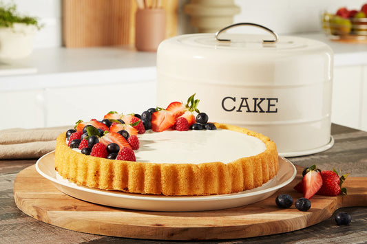 KitchenCraft Living Nostalgia Cake Tin, airtight cake tin/cake dome, 28.5 x 18 cm, cream antique