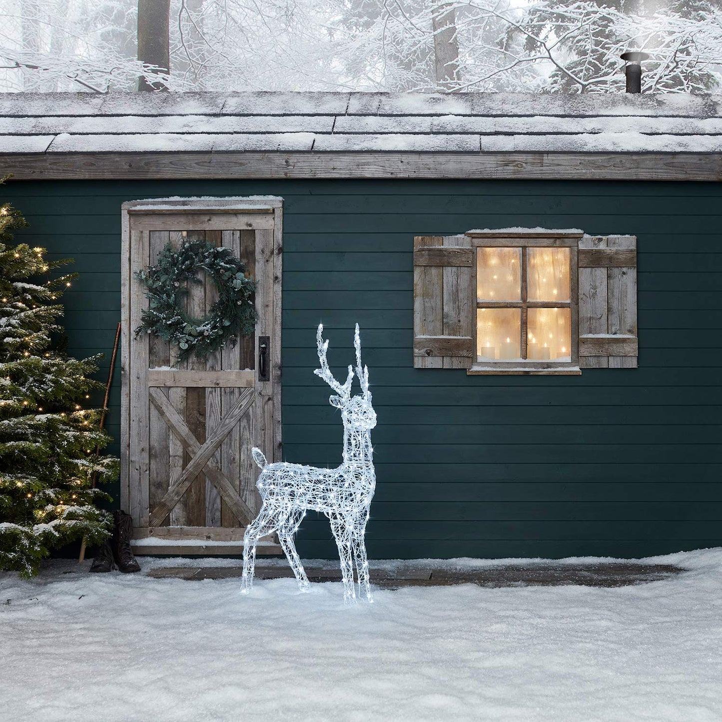 Lights4fun 120cm Swinsty LED Reindeer Figure Acrylic Christmas Decoration White Timer Outdoor and Indoor Reindeer Illuminated Outdoor