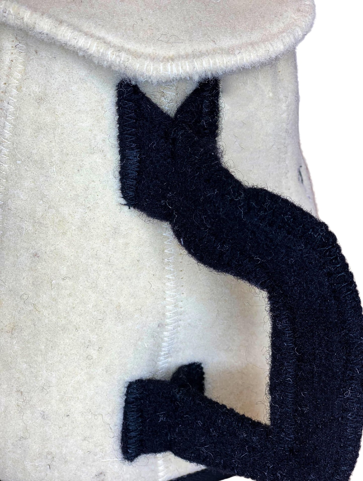 Sauna hat, a glass made of 100% wool felt, embroidered, for protecting the head from heat.