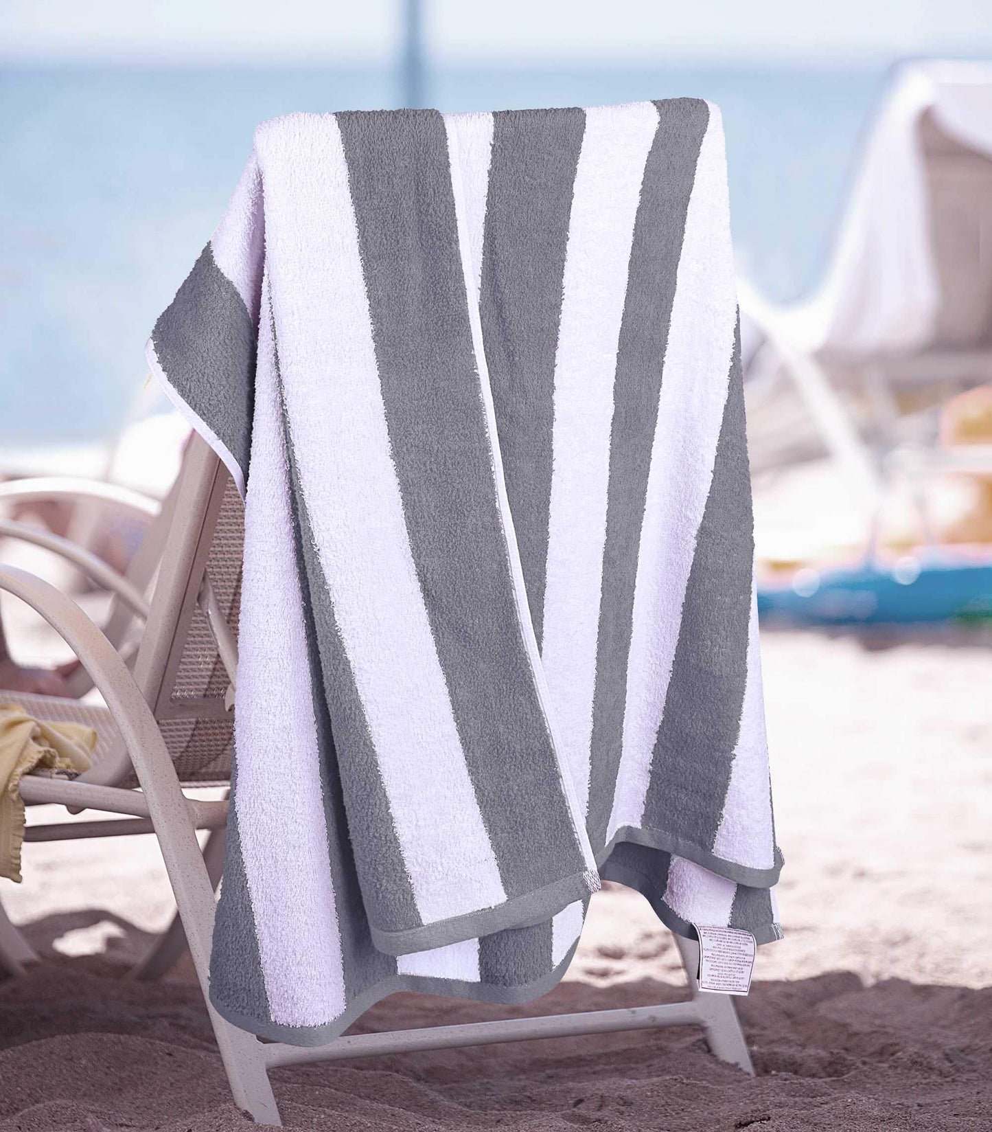 4-pack of Utopia Towels beach towels 30x60 inches, absorbent towels made of 100% cotton (Red, Navy Blue, Gray, Plum)