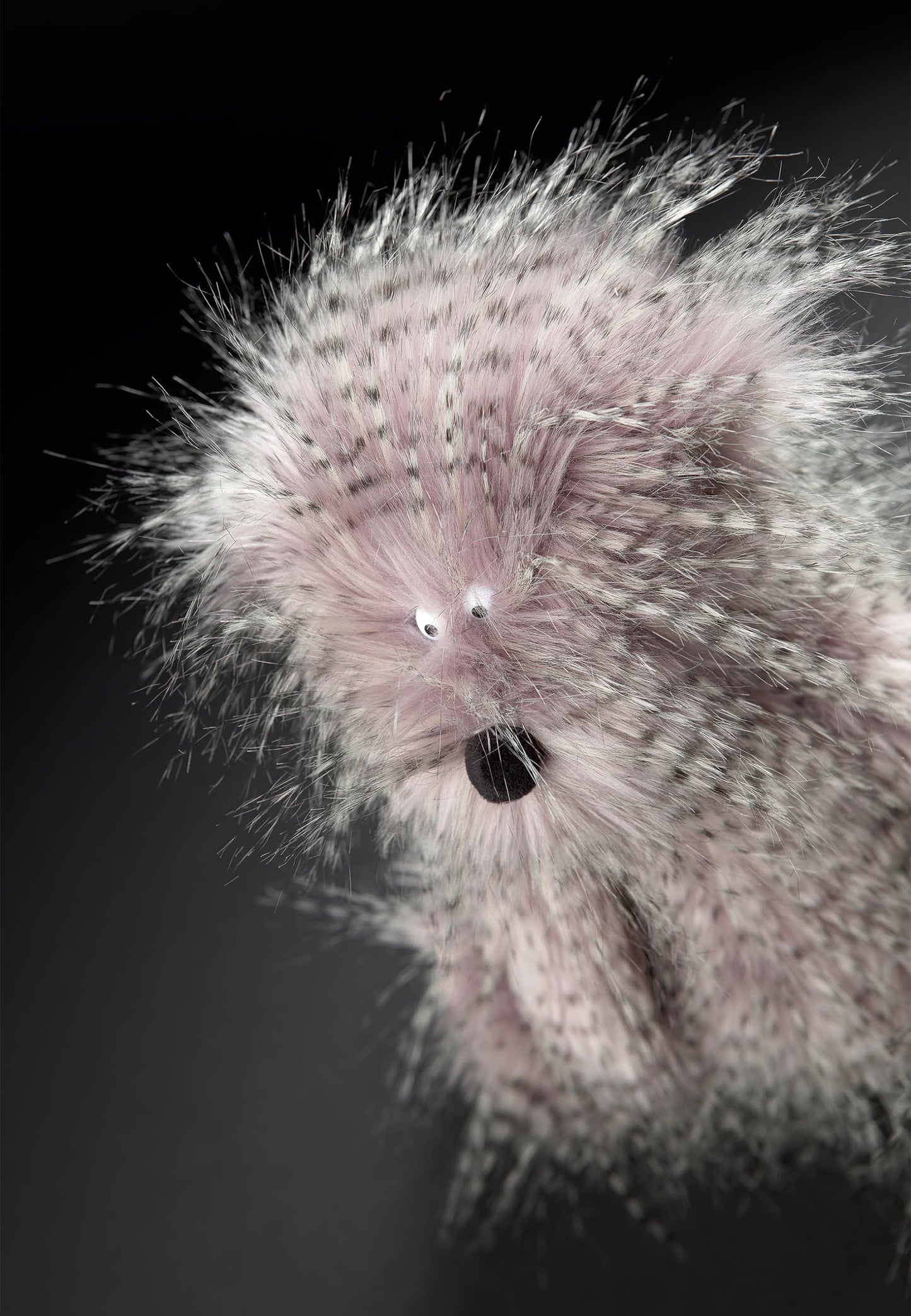 SIGIKID 39682 Oh Good Edition BeastsTown Bear for girls, boys, and adults. Recommended plush toy for ages 3 and up. Grey-black bear.