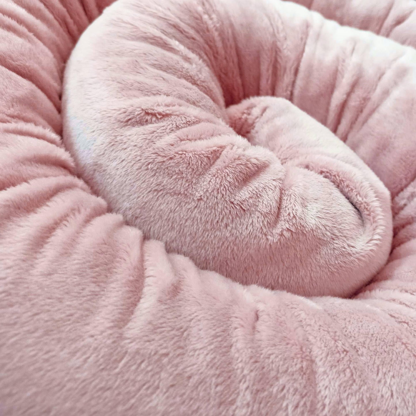Bebeloo bed snake, bed roller, bed pillow, side sleeper pillow, nursing pillow, cuddle pillow, bed surround, draft stopper (pastel pink, 300 cm)